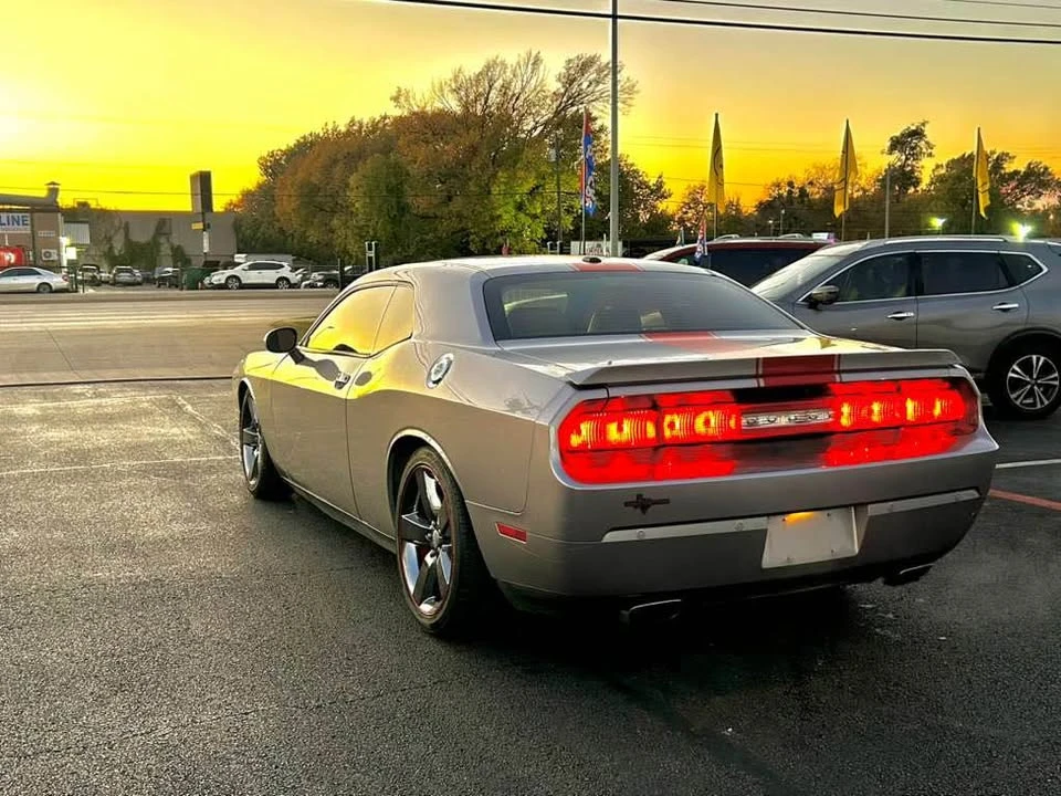 2014 Dodge Challenger 3rd Gen - Image 9 of 15