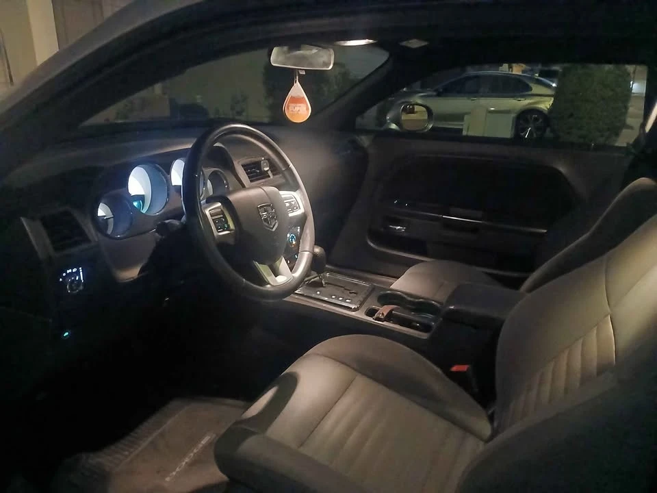 2014 Dodge Challenger 3rd Gen - Image 9 of 12