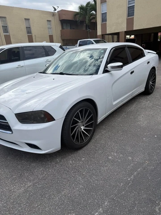 2014 Dodge Challenger 3rd Gen - Image 3 of 4