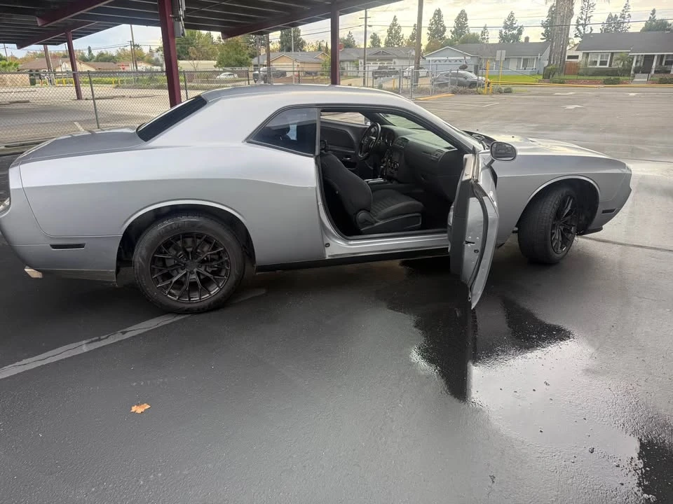 2014 Dodge Challenger 3rd Gen - Image 4 of 5