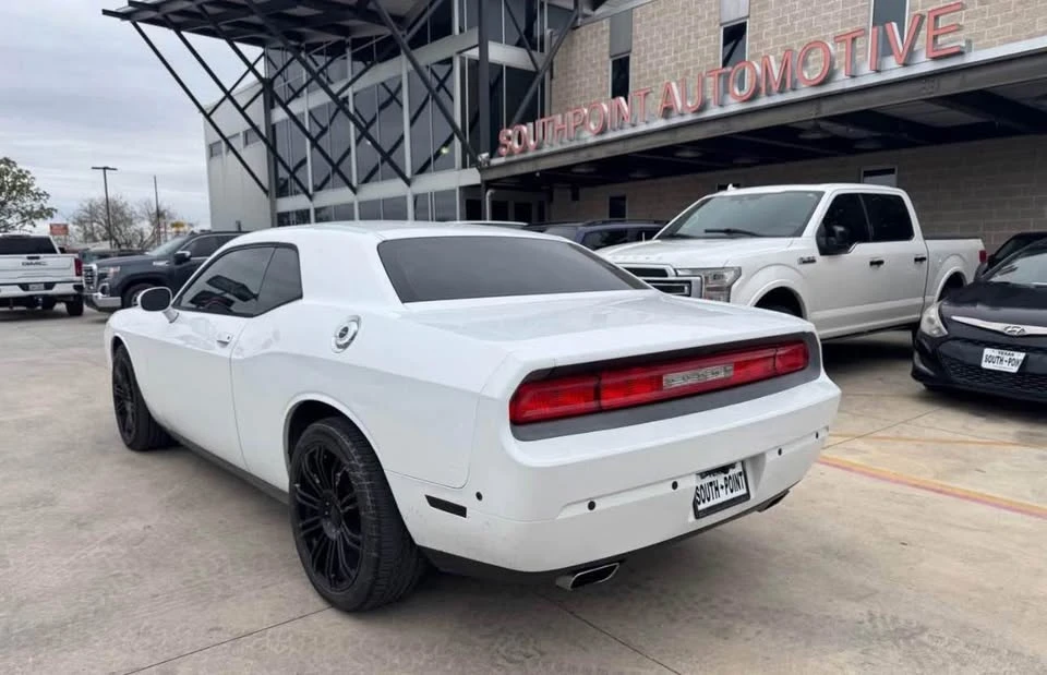 2014 Dodge Challenger 3rd Gen - Image 4 of 11