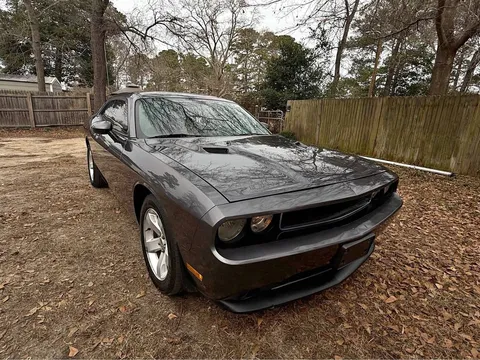 2014 Dodge Challenger SXT Coupe