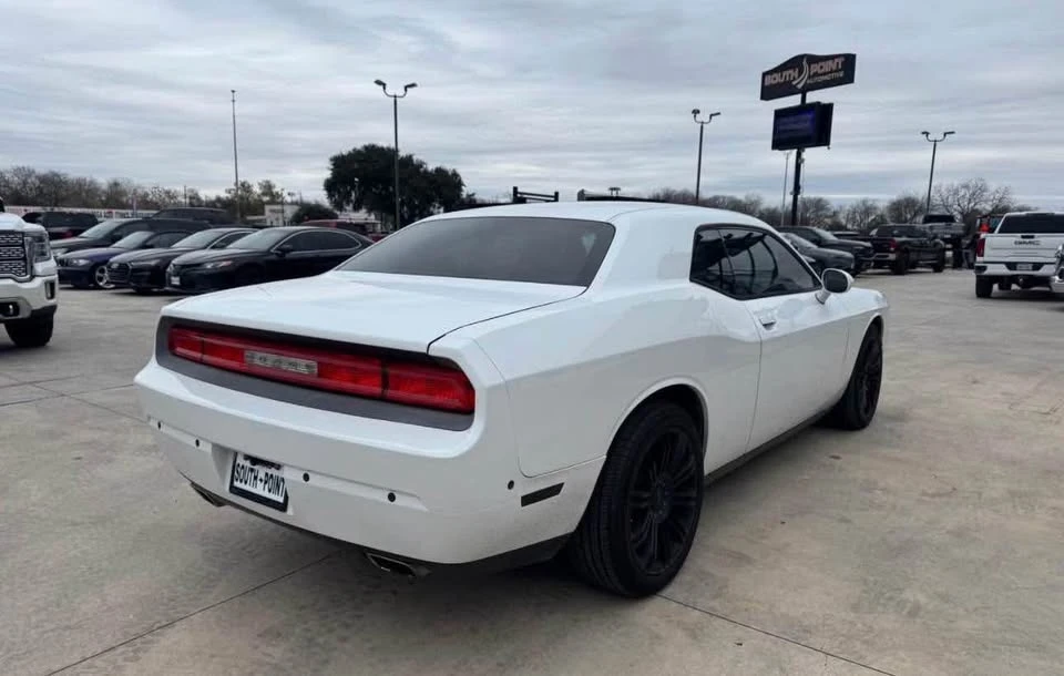 2014 Dodge Challenger 3rd Gen - Image 6 of 11