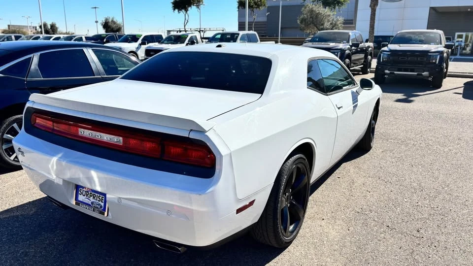 2014 Dodge Challenger 3rd Gen - Image 9 of 10