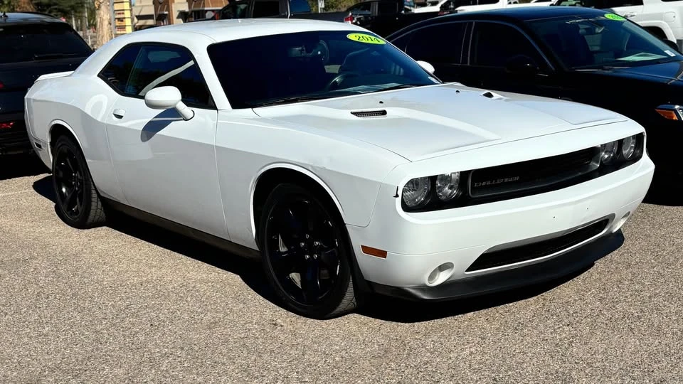 2014 Dodge Challenger 3rd Gen - Image 4 of 10