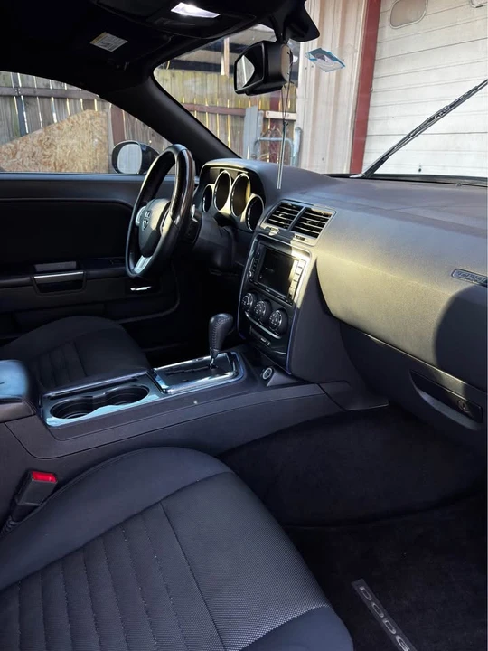 2014 Dodge Challenger 3rd Gen - Image 13 of 18