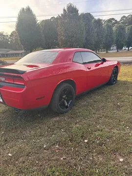 2014 Dodge Challenger SXT Coupe