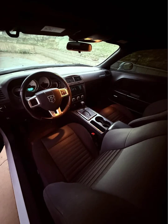 2014 Dodge Challenger 3rd Gen - Image 9 of 10