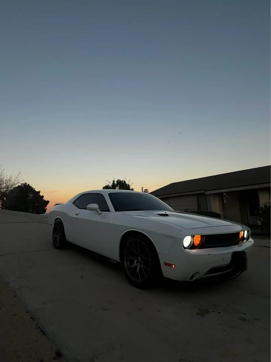 2014 Dodge Challenger 3rd Gen - Image 5 of 10