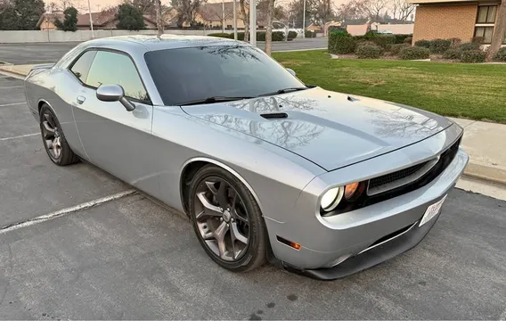 2014 Dodge Challenger SXT Plus Coupe