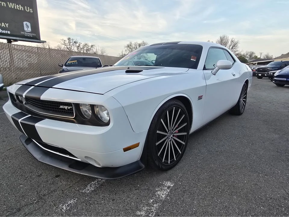 2014 Dodge Challenger SRT8 & 392 3rd Gen - Image 2 of 13