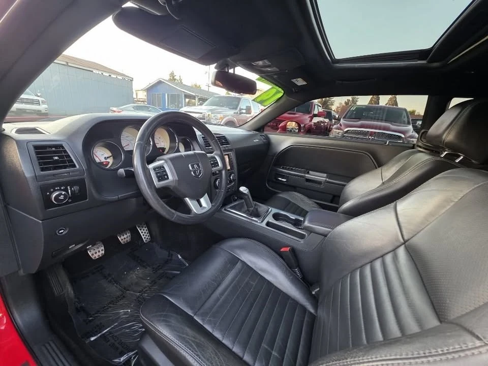 2014 Dodge Challenger 3rd Gen - Image 10 of 15