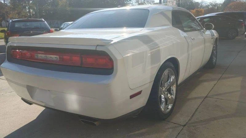 2014 Dodge Challenger 3rd Gen - Image 5 of 8