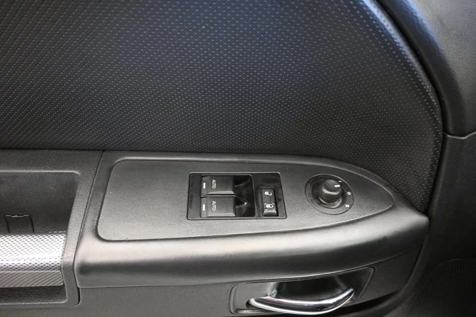 2014 Dodge Challenger 3rd Gen - Image 15 of 19