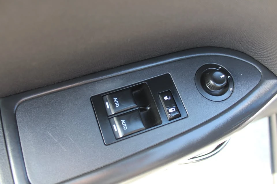 2014 Dodge Challenger 3rd Gen - Image 10 of 16