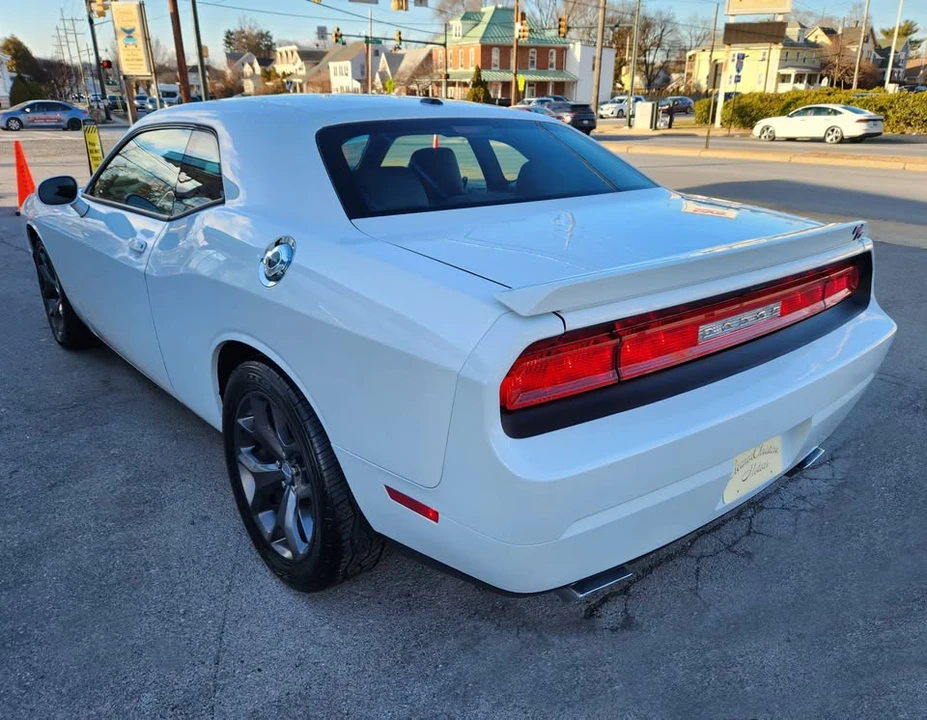 2014 Dodge Challenger 3rd Gen - Image 10 of 20