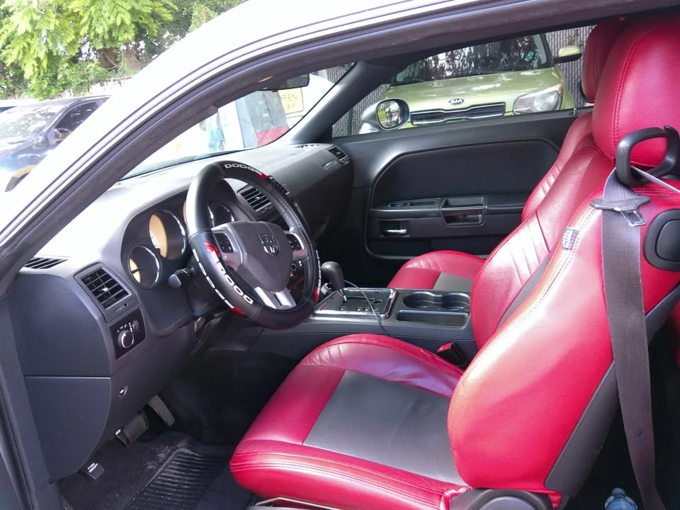 2014 Dodge Challenger 3rd Gen - Image 13 of 15