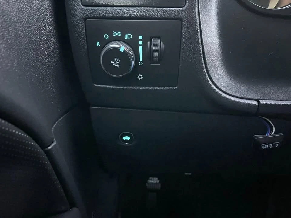 2014 Dodge Challenger 3rd Gen - Image 16 of 18