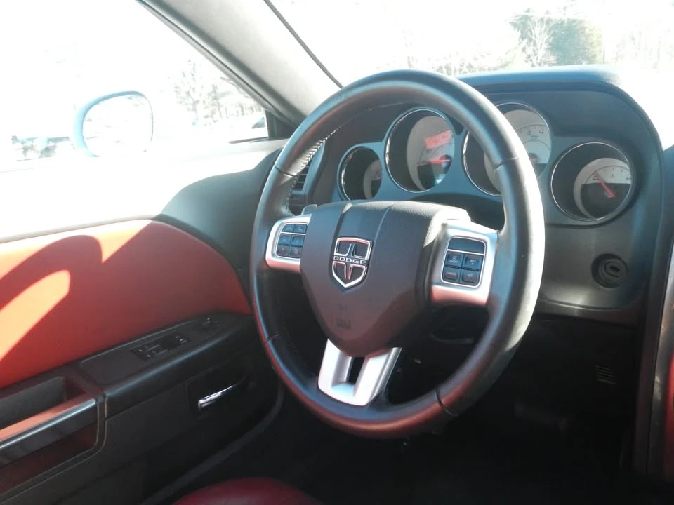 2014 Dodge Challenger 3rd Gen - Image 9 of 17