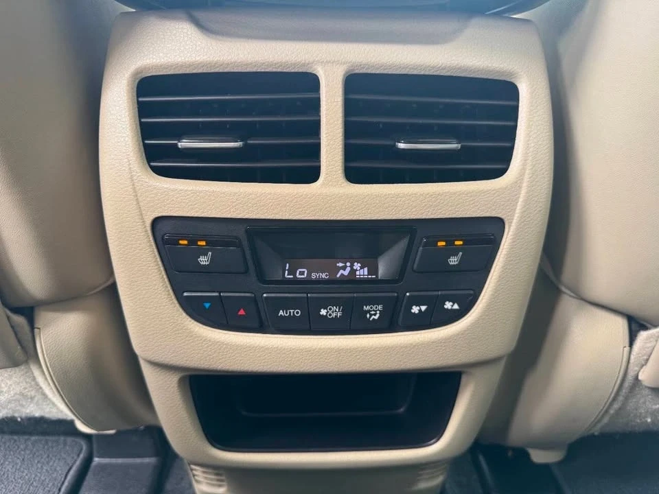 2014 Dodge Charger 7th Gen - Image 16 of 19