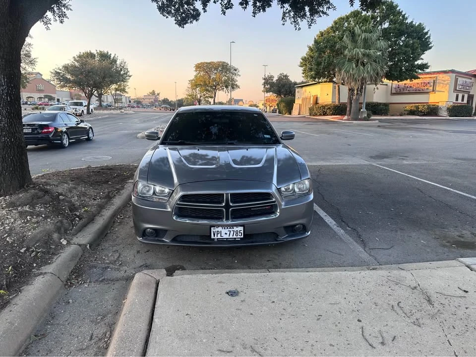 2014 Dodge Charger 7th Gen - Image 4 of 15