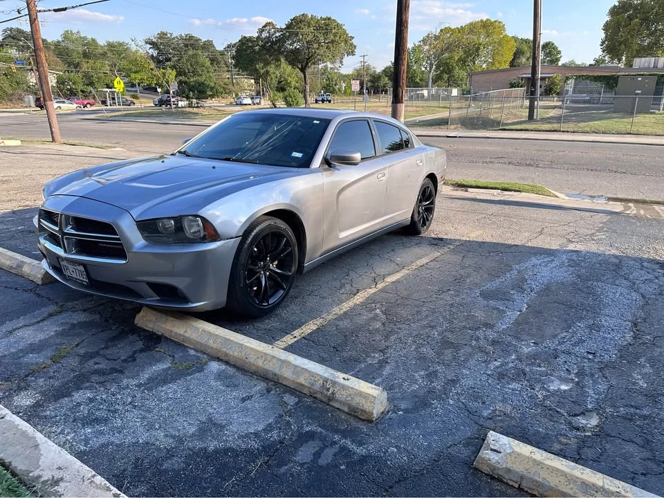 2014 Dodge Charger 7th Gen - Image 10 of 15