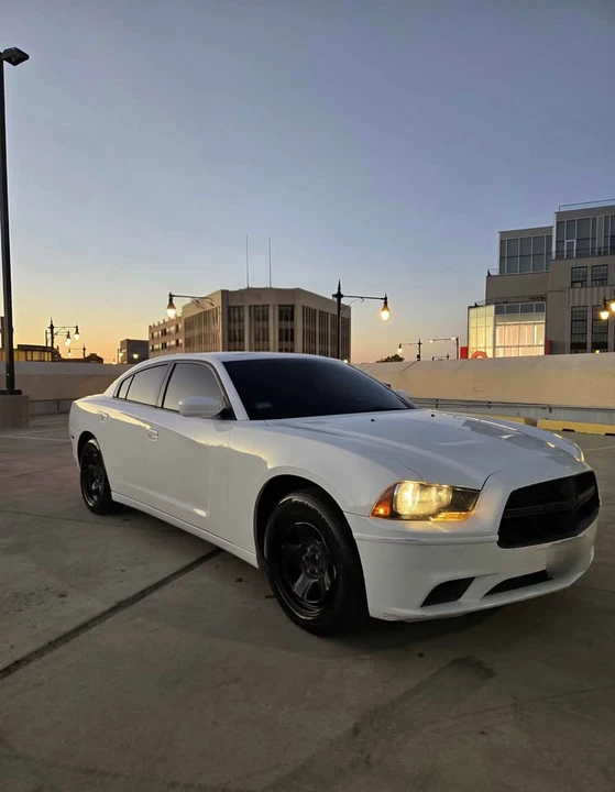 2014 Dodge Charger 7th Gen - Image 2 of 20