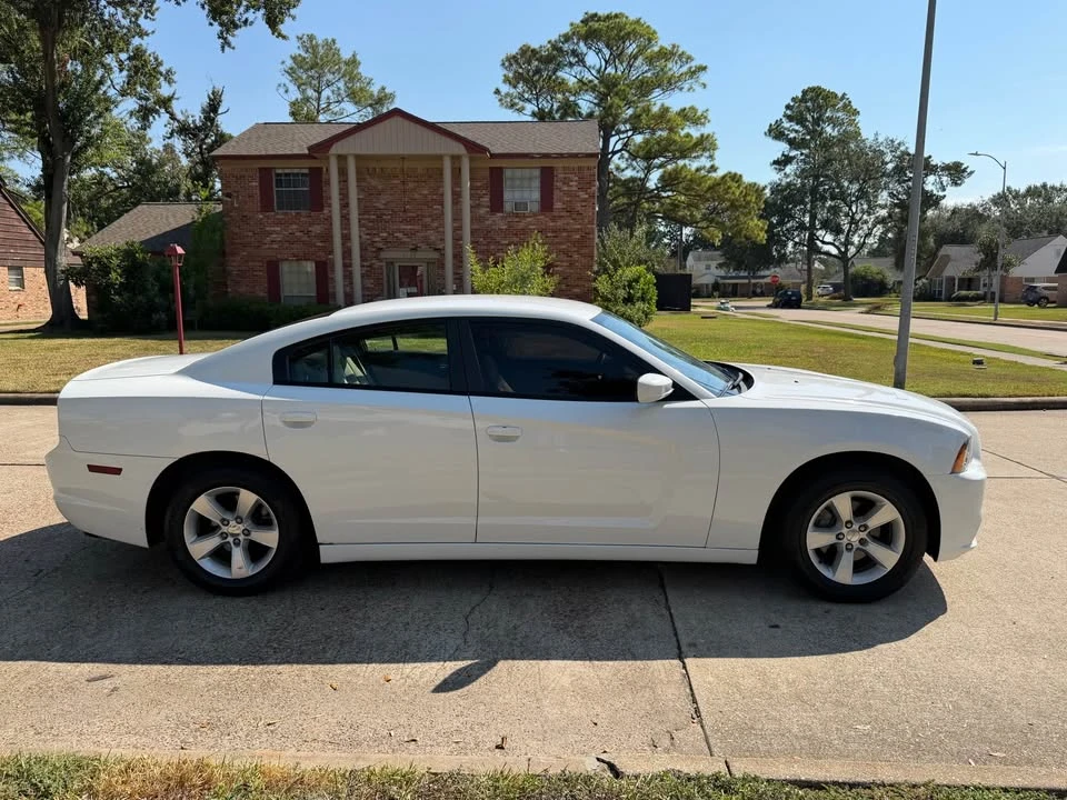2014 Dodge Charger 6th Gen - Image 4 of 5