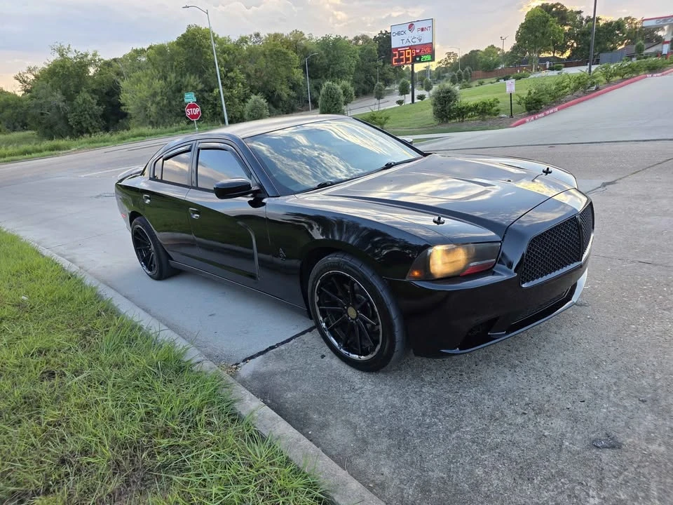 2014 Dodge Charger 6th Gen - Image 4 of 10