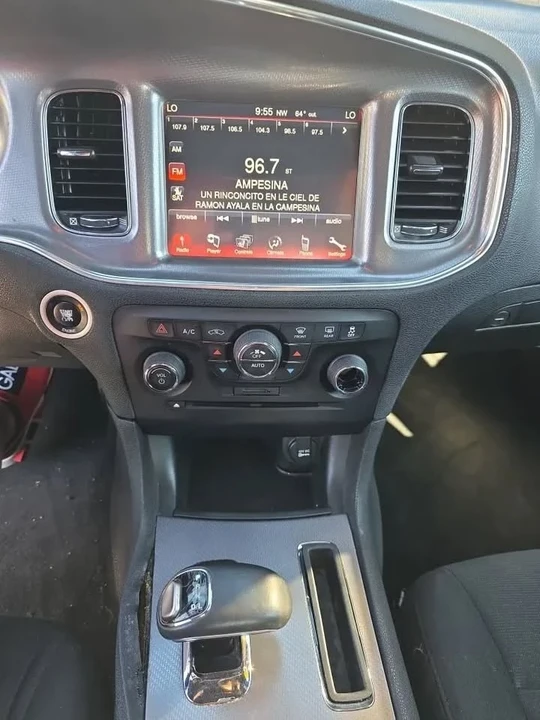 2014 Dodge Charger 7th Gen - Image 9 of 13