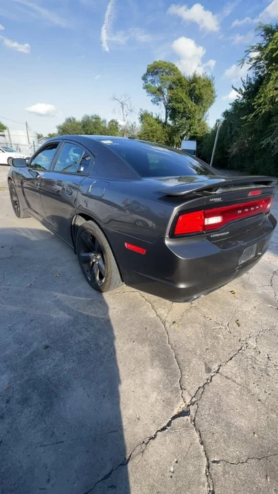 2014 Dodge Charger 7th Gen - Image 14 of 17