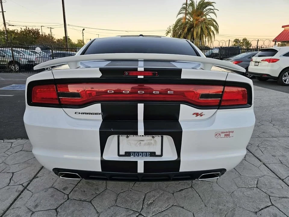2014 Dodge Charger 7th Gen - Image 4 of 19