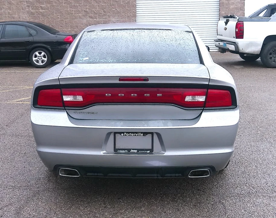 2014 Dodge Charger 7th Gen - Image 5 of 10