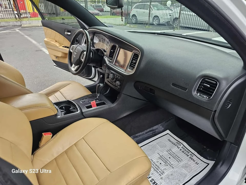 2014 Dodge Charger 7th Gen - Image 13 of 19