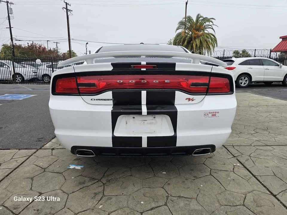 2014 Dodge Charger 7th Gen - Image 4 of 19