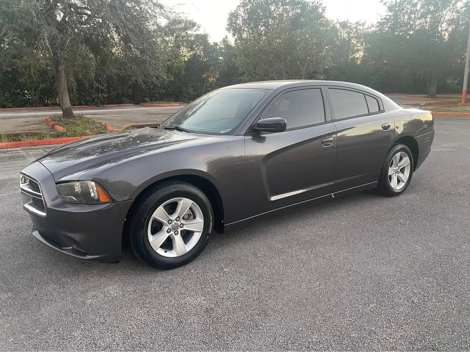 2014 Dodge Charger 7th Gen - Image 3 of 10