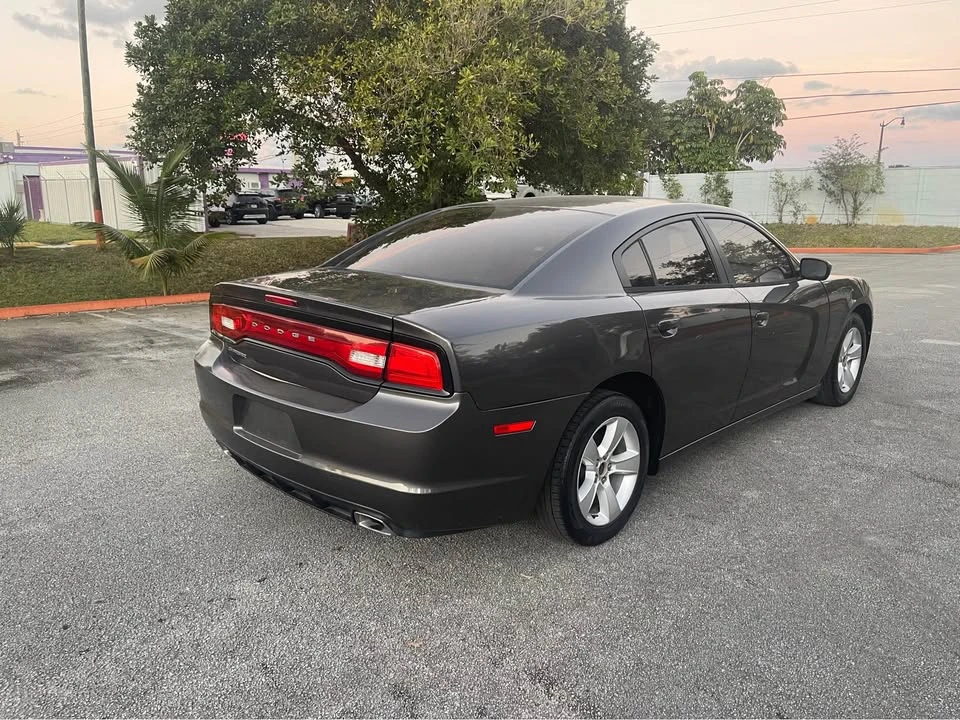 2014 Dodge Charger 7th Gen - Image 5 of 10