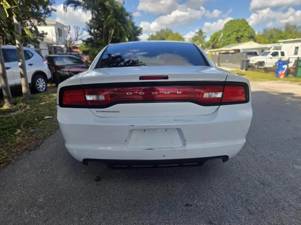 2014 Dodge Charger 7th Gen - Image 10 of 18