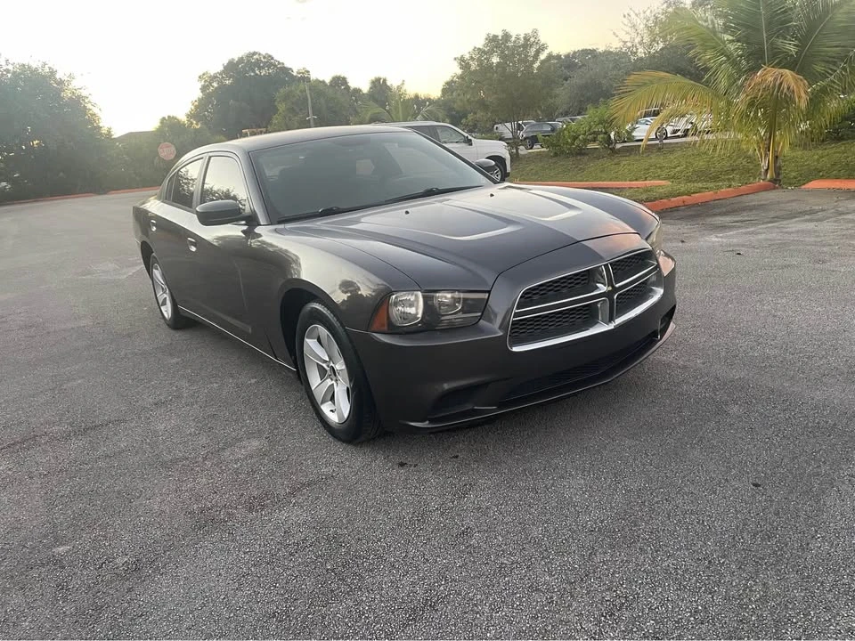 2014 Dodge Charger 7th Gen - Image 2 of 10