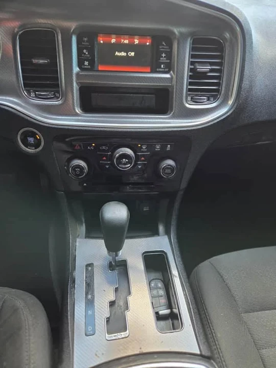 2014 Dodge Charger 7th Gen - Image 15 of 18