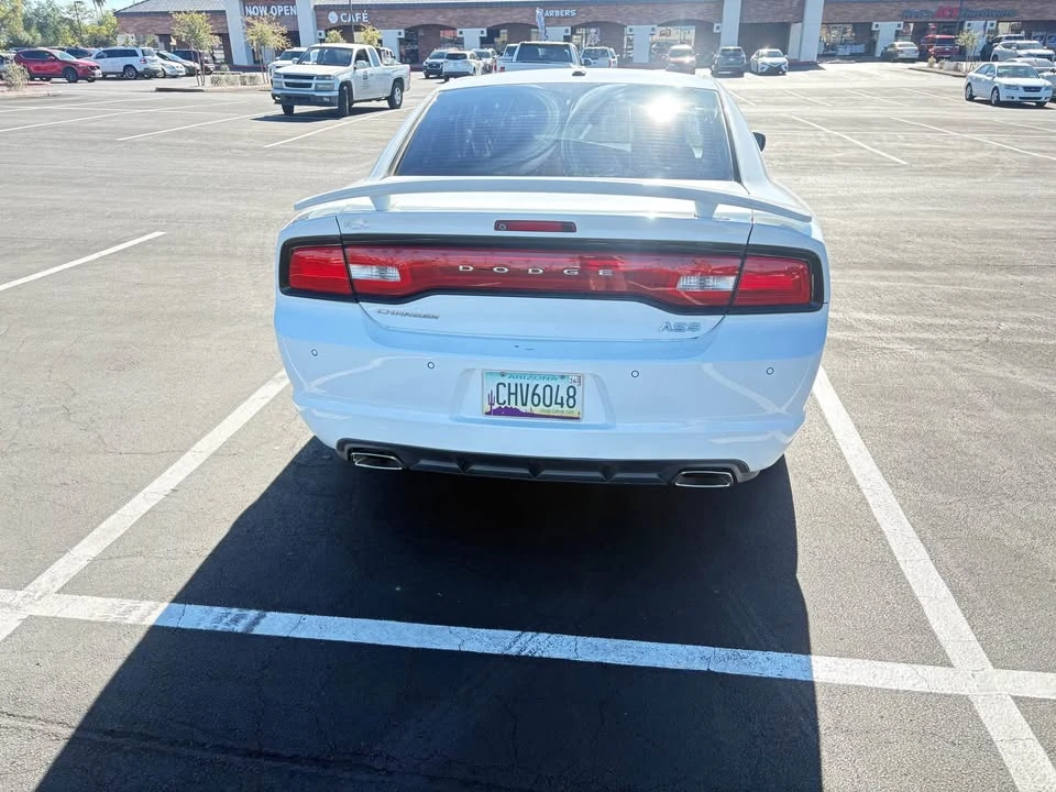 2014 Dodge Charger 6th Gen - Image 5 of 9