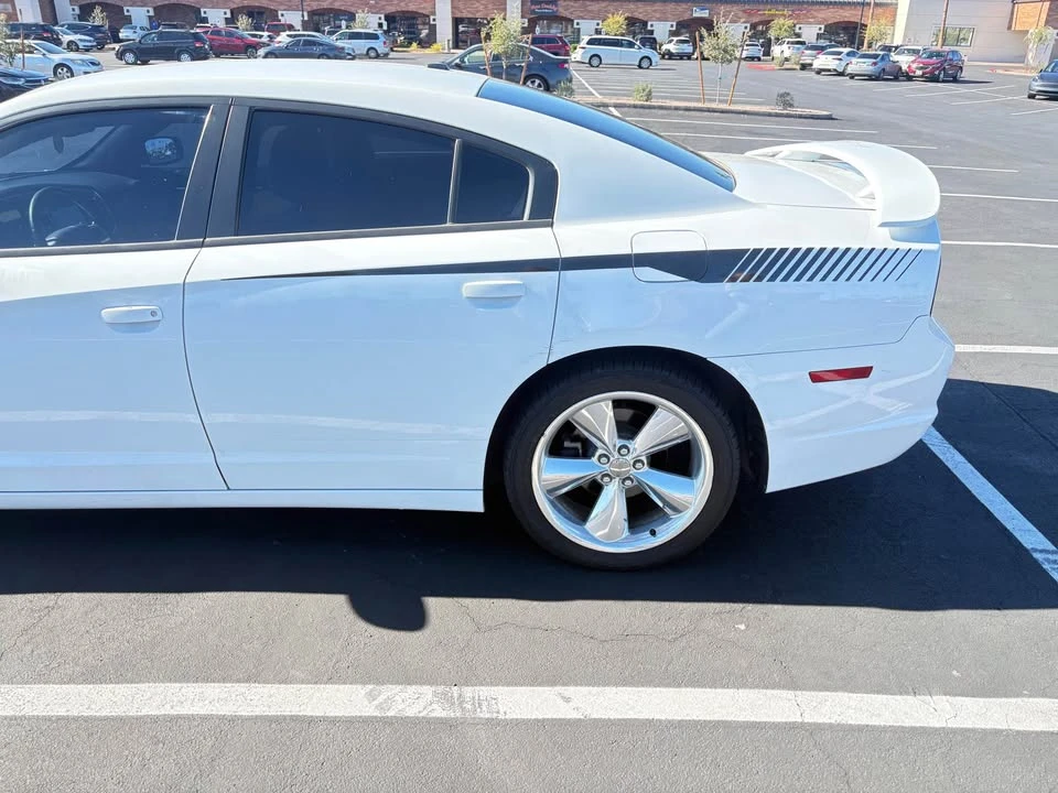 2014 Dodge Charger 6th Gen - Image 6 of 9