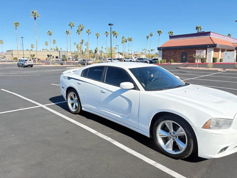 2014 Dodge Charger 6th Gen - Image 3 of 9