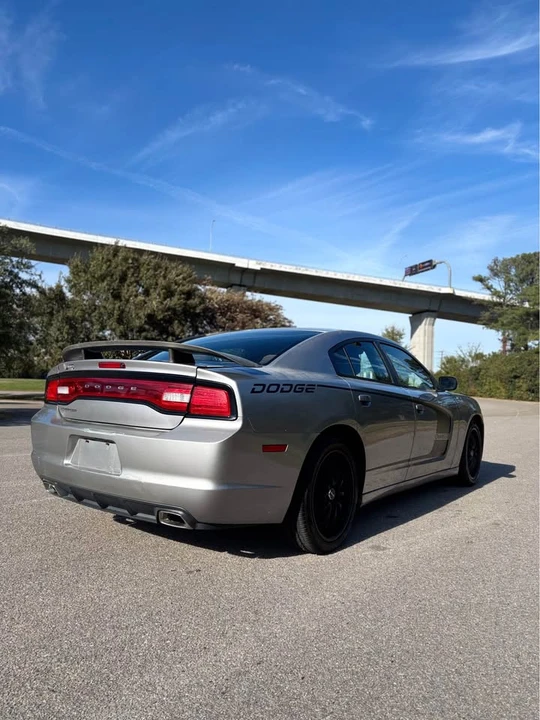 2014 Dodge Charger 7th Gen - Image 16 of 18