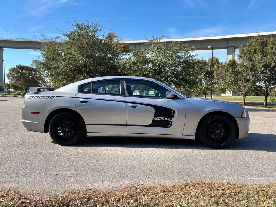2014 Dodge Charger 7th Gen - Image 9 of 18