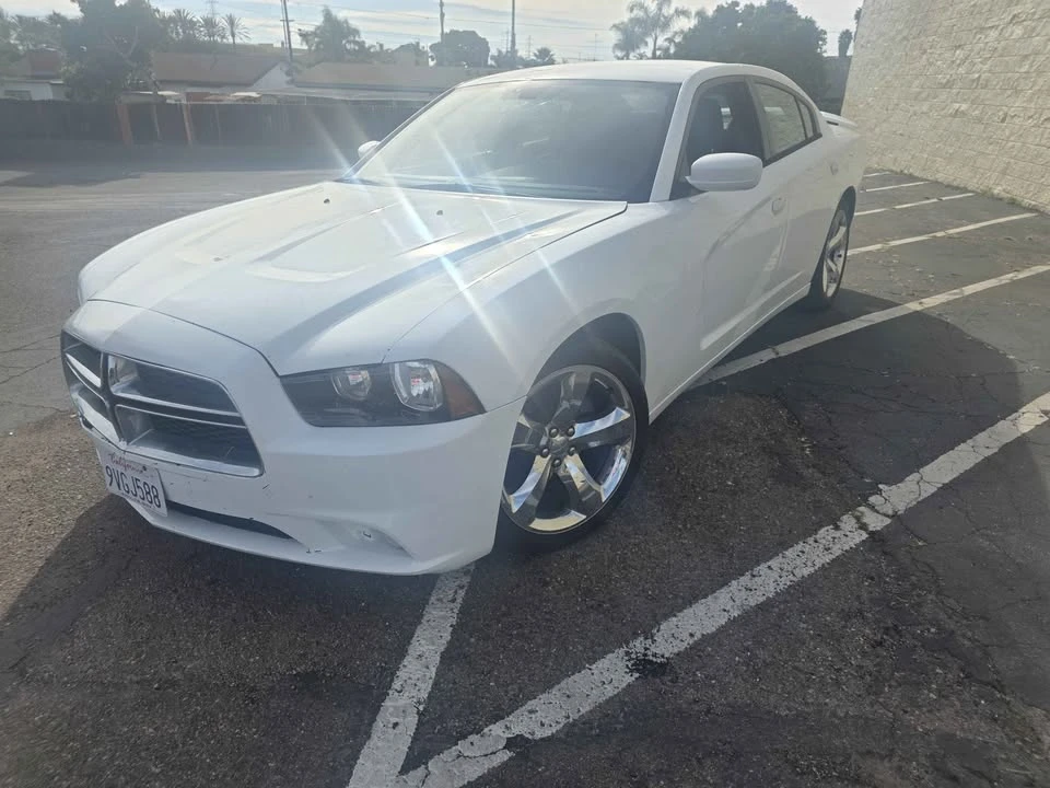 2014 Dodge Charger 7th Gen - Image 3 of 8