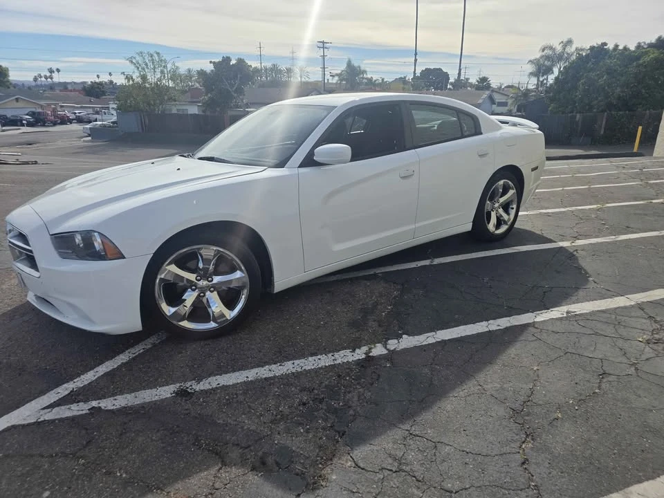 2014 Dodge Charger 7th Gen - Image 4 of 8