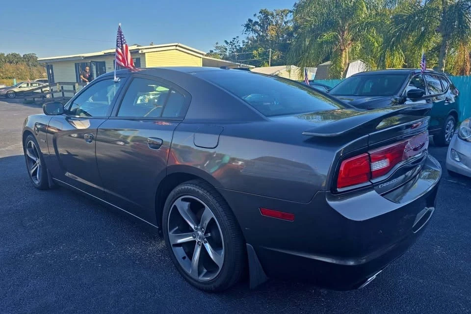 2014 Dodge Charger 7th Gen - Image 3 of 10