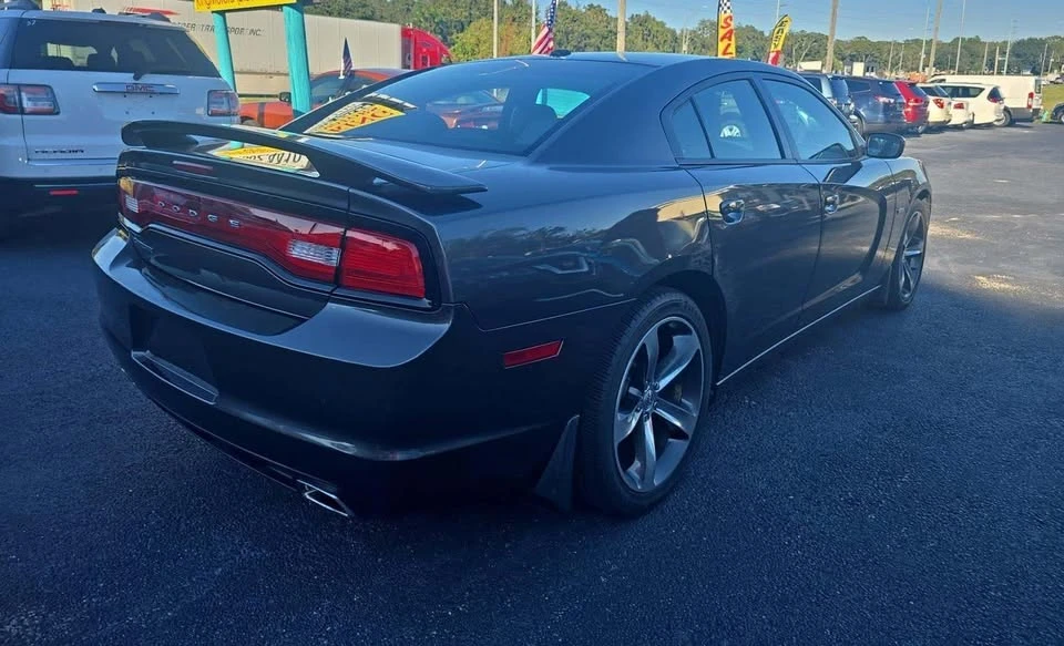 2014 Dodge Charger 7th Gen - Image 4 of 10