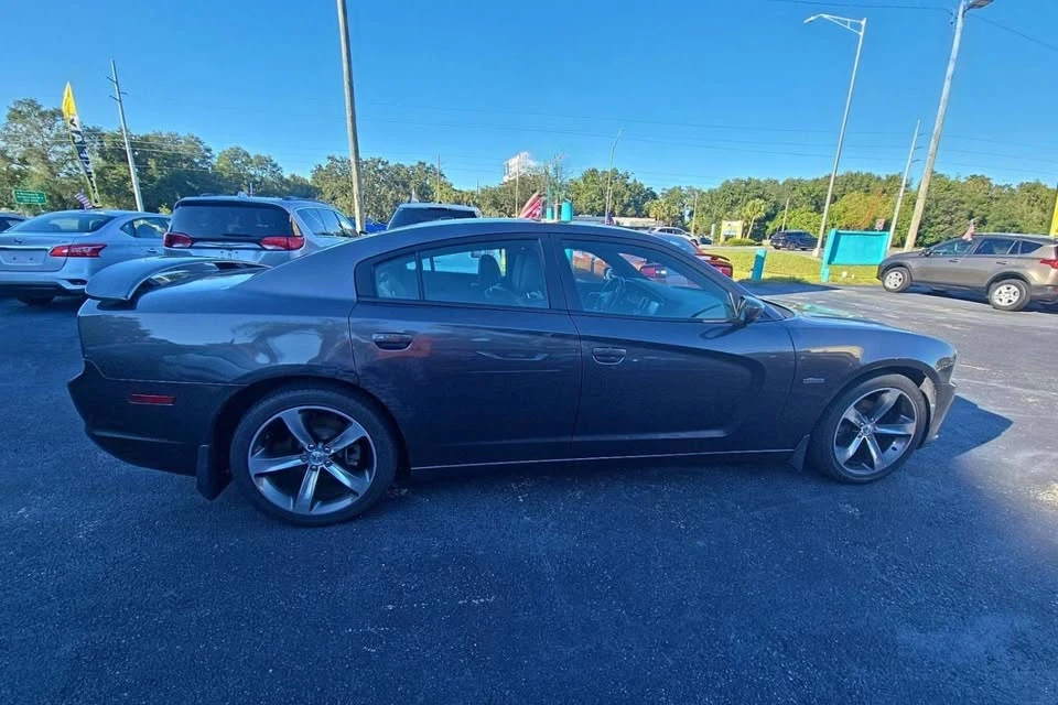2014 Dodge Charger 7th Gen - Image 2 of 10